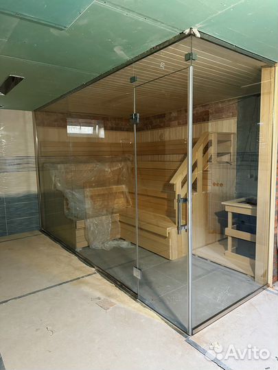 Стеклянная дверь в сауну