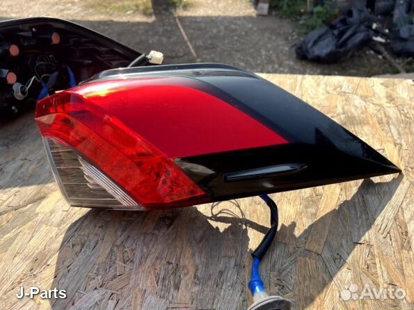 Фонарь правый Toyota Rav4 XA50 (2018-2023)