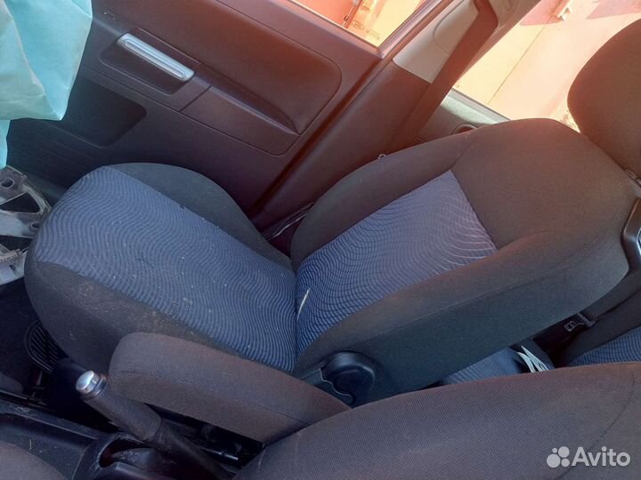 Сидения на Ford Fusion