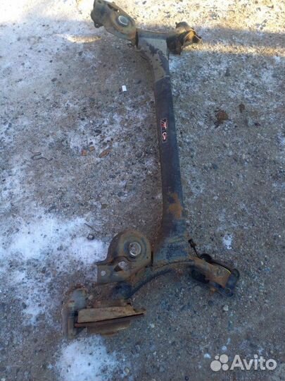 Балка подвески Peugeot 307