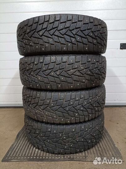 Dunlop SP Winter Ice 02 215/60 R16 99T