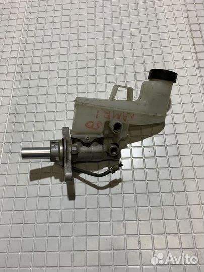 Главный тормозной цилиндр Toyota Camry XV50