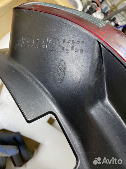 Задний правый фонарь на Ford Focus 3