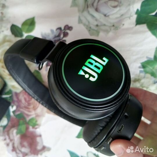 Беспроводные наушники jbl