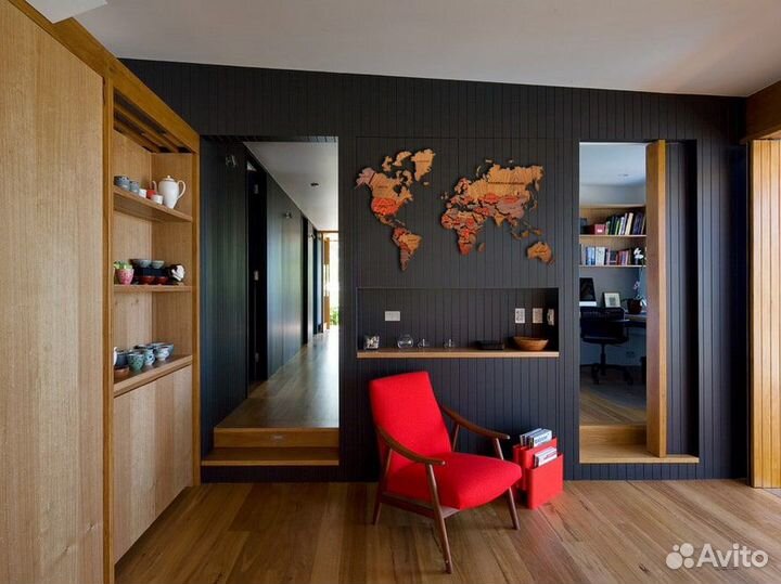 Деревянная карта мира Сургут