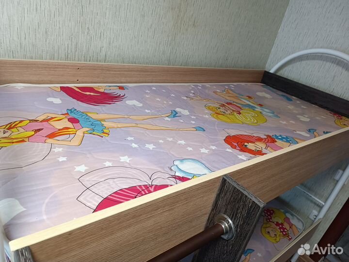 Двухъярусная кровать металлическая бу