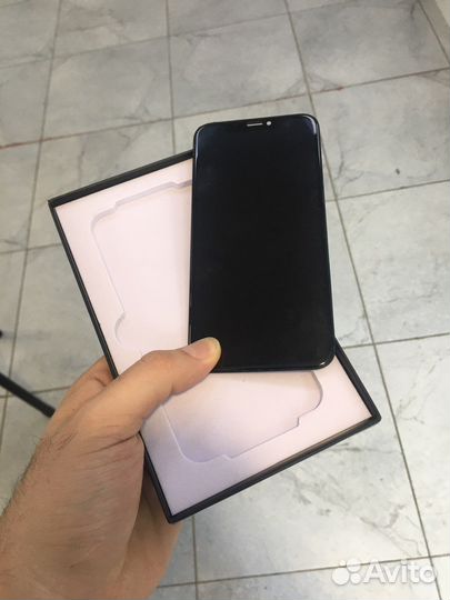 Экран на iPhone XS