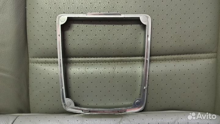 Рамка кпп декоративная на Ford Focus 2