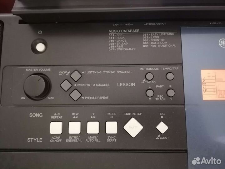 Синтезатор Yamaha psr e333 + самоучитель для игры