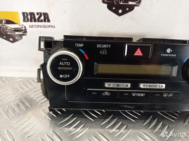 Блок управления климатом Toyota Camry