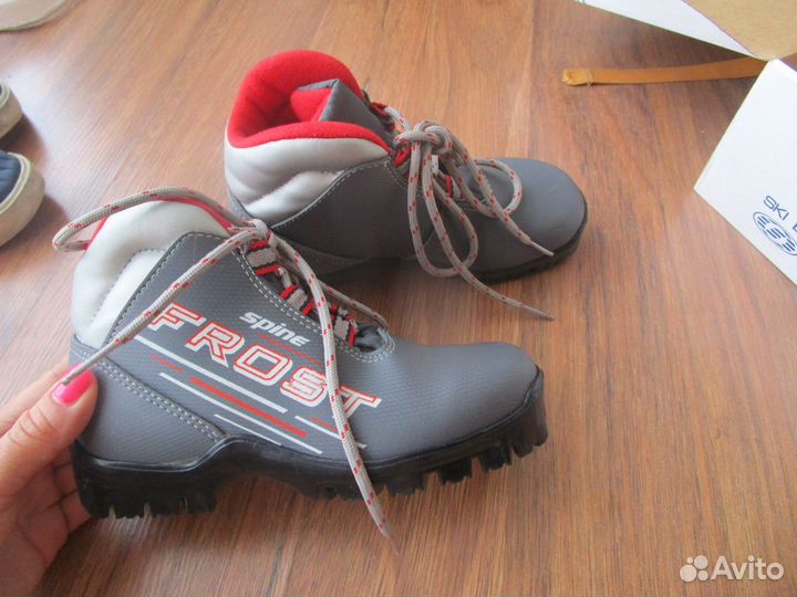 Лыжные ботинки