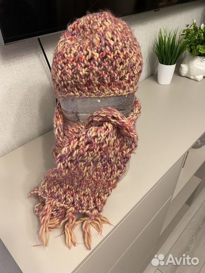 Шапка женская вязаная объемная