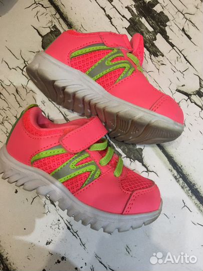 Кроссовки 21-22 размер