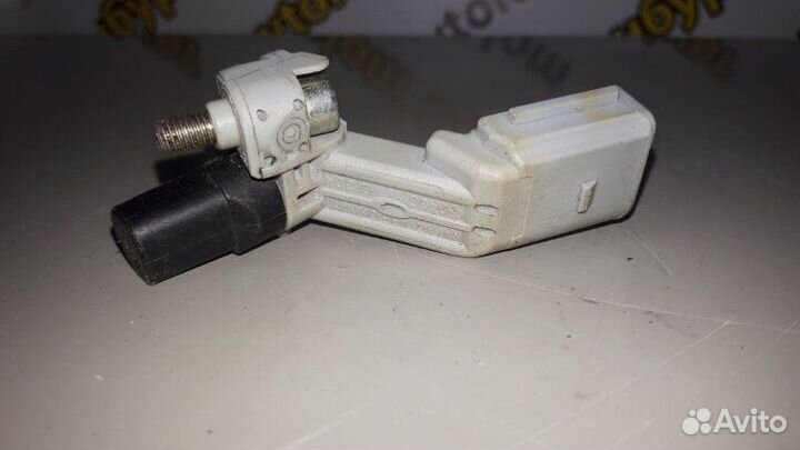 Датчик положения коленвала Volkswagen Polo cktb