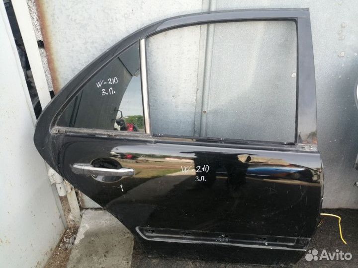 Дверь задняя правая Mercedes-Benz E-Class 2 (W210)