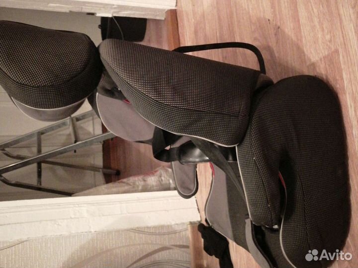 Автомобильное кресло универсальное