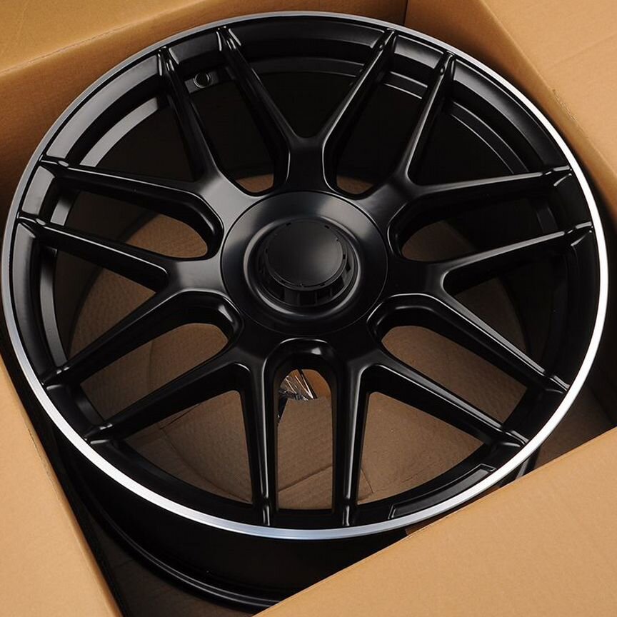 Диски на Mercedes E-класс (W212/213) KoKo Kuture 7040 9x19/5x112 D66.6 ET43 Matt Black Lip Polish ли