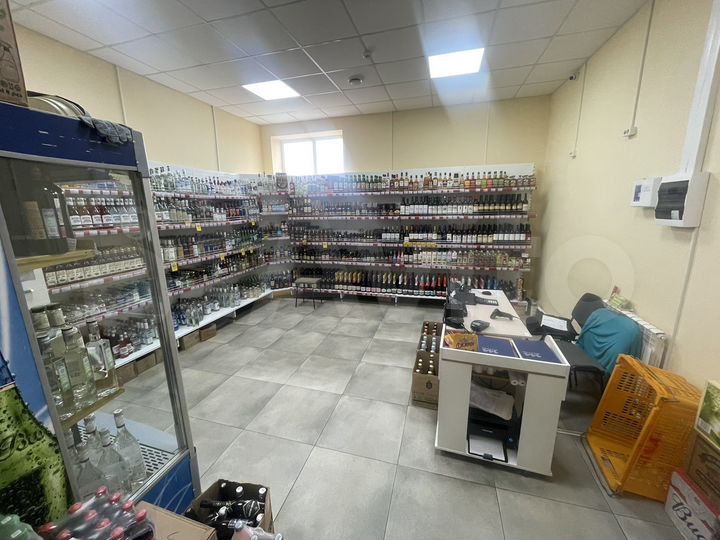 Продам кафе +2 магазина. 409 кв.м