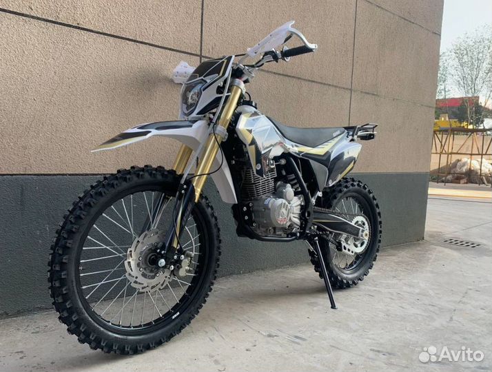 Эндуро / кросс мотоцикл BSE Z3 21/18 Gold Black