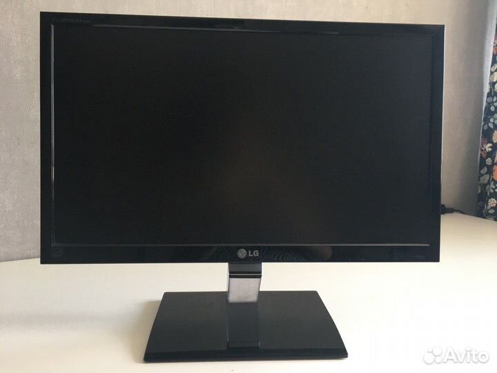 Монитор LG flatron E2060ST 20 LED, супердизайн