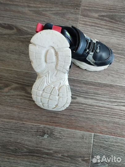 Кроссовки детские