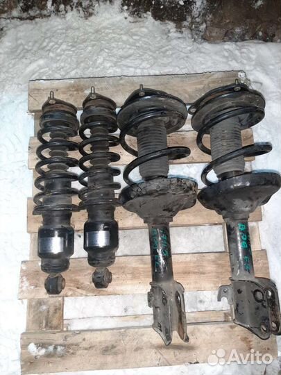 Стойки передние Subaru Outback B13 BP9