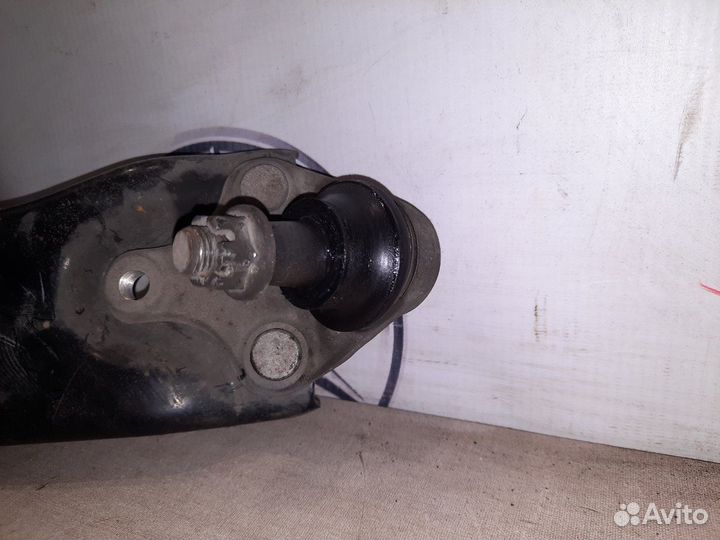 Рычаг передний левый Toyota Corolla E150