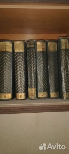 Книги библиотека около 2000шт