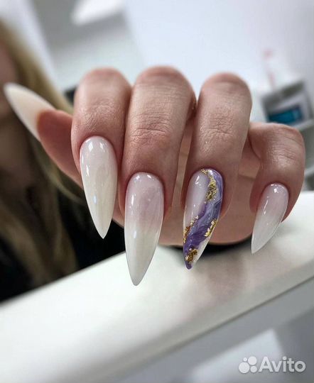 Наращивание ногтей и педикюр