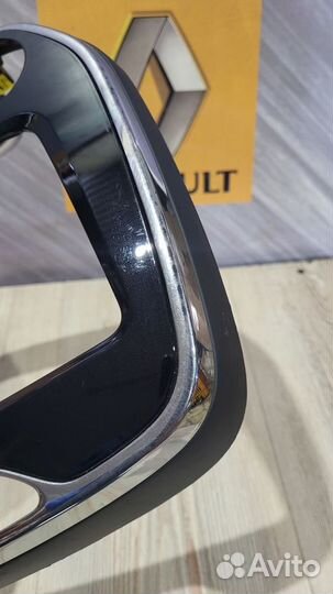 Рамка магнитолы Накладка панели центр Renault kapt