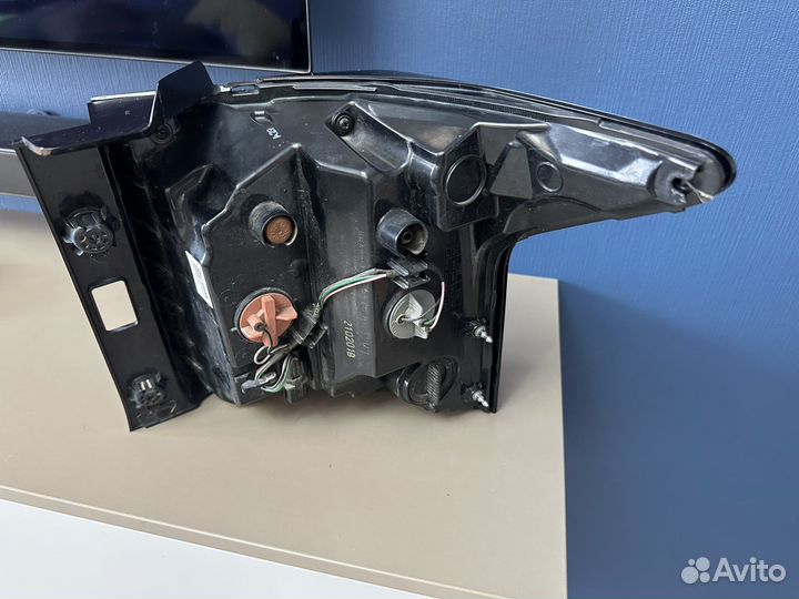 Фонари задние на Kia Sorento 2 штуки