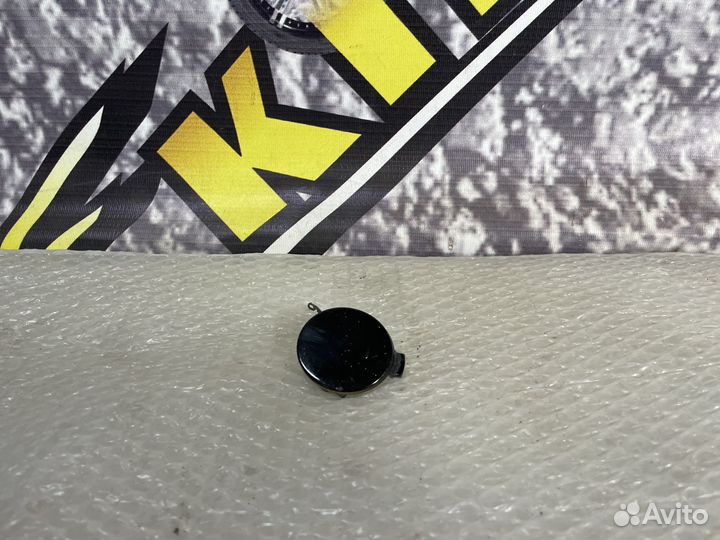 Заглушка буксировочного крюка Mitsubishi Colt Z30
