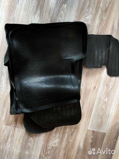 Коврики для авто sandero