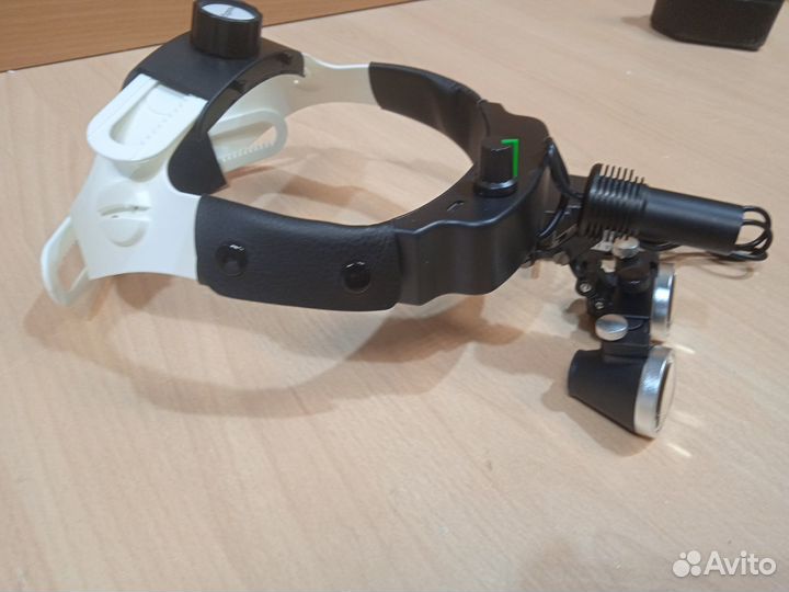 Налобный осветитель с бинокулярами