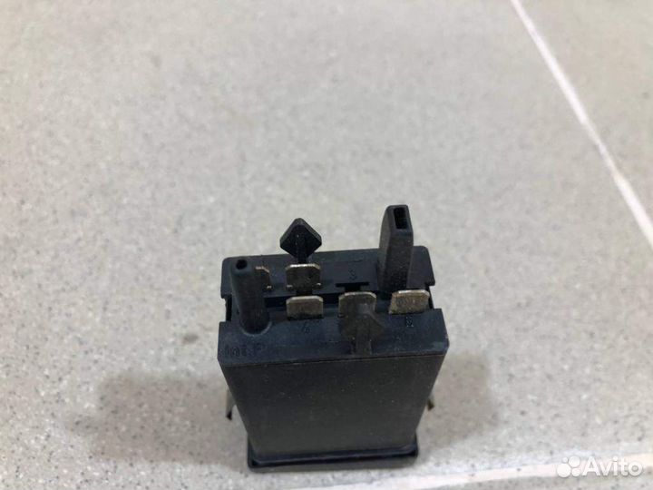 Кнопка обогрева заднего стекла Audi 100 C4 1991-19
