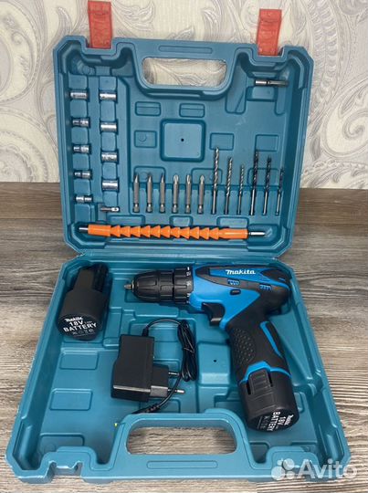 Новый шуруповерт Makita 18v с набором