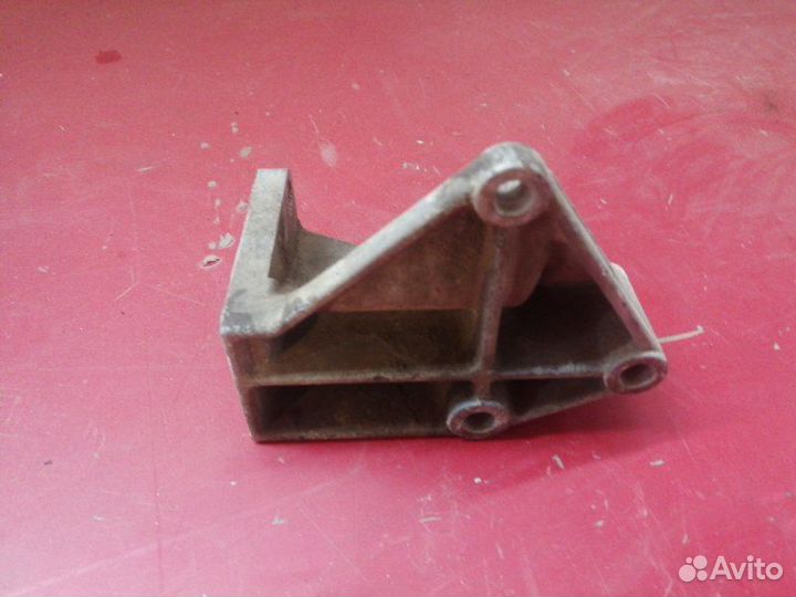 Кронштейн насоса гур Nissan Almera N16 QG15DE 2006