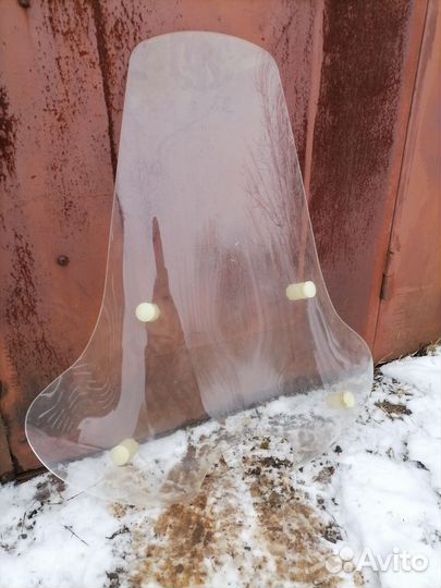 Ветровое стекло на мотоцикл