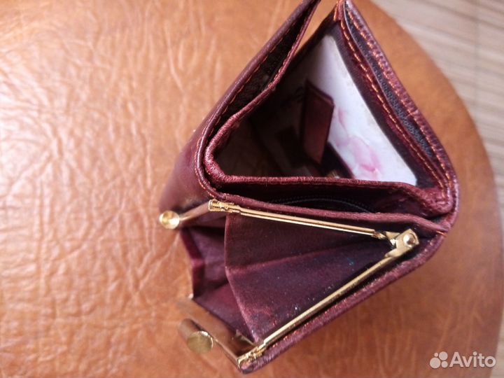 Женские кошельки из кожи
