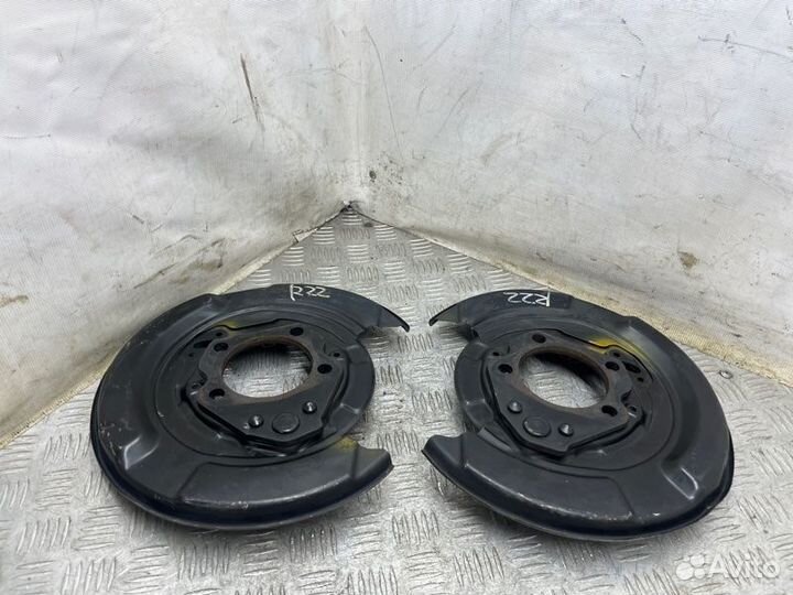 Щит опорный задний Lexus Rx350 GSU35 2grfe 2006