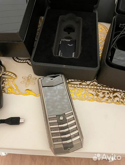 Vertu Ascent Ti, 4 ГБ