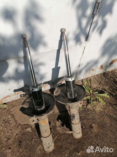 Амортизаторы K Y B для Hyundai Santa fe classic