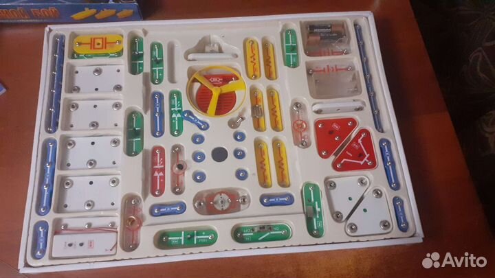 Электронный конструктор знаток 320 схем