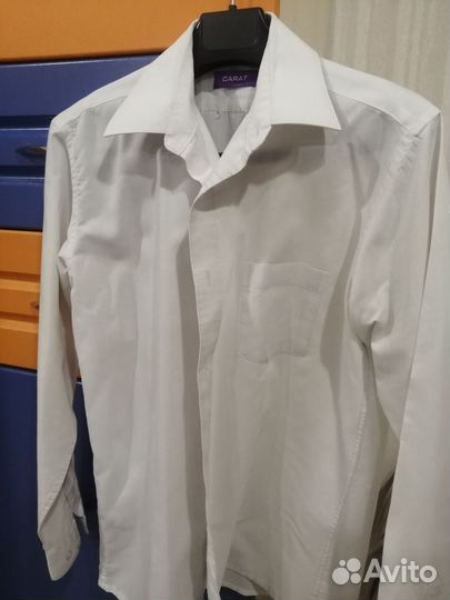 Школьный классический костюм с 2 рубашками