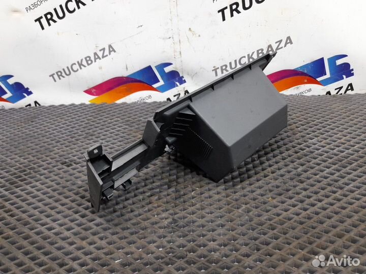 82265890 Рамка корпуса торпедо(бардачка) Renault T