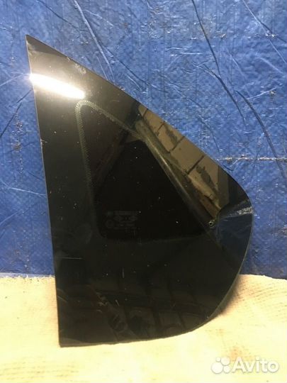 Стекло кузова глухое заднее левое Renault Symbol 2