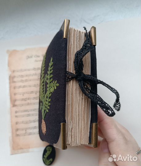 Блокнот ручной работы с вышивкой