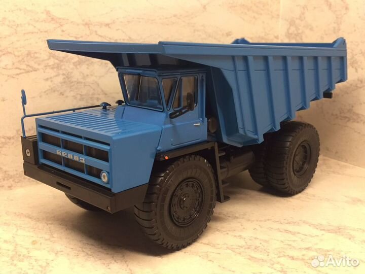 Модель автомобиля Белаз 7527, Руссо-Балт Ландоле