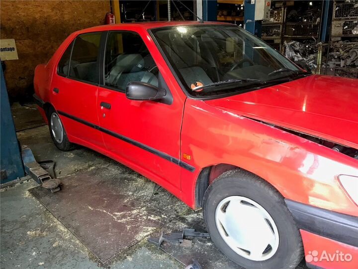 Разбор на запчасти Peugeot 306