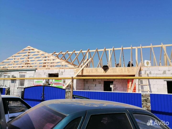 Бригада строителей